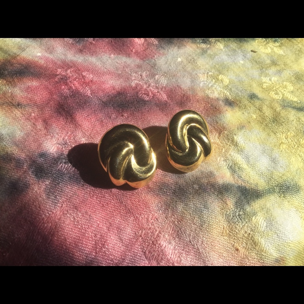 Vintage Trifari earrings